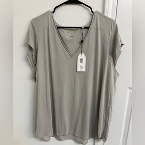 NWT Universal Thread Light Gray V-Neck Sleep Tee